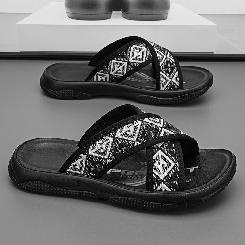 2025 nuevas chanclas de fondo grueso para uso al aire libre, zapatillas casuales diarias para hombres Q lona elástica de fondo suave para hombres