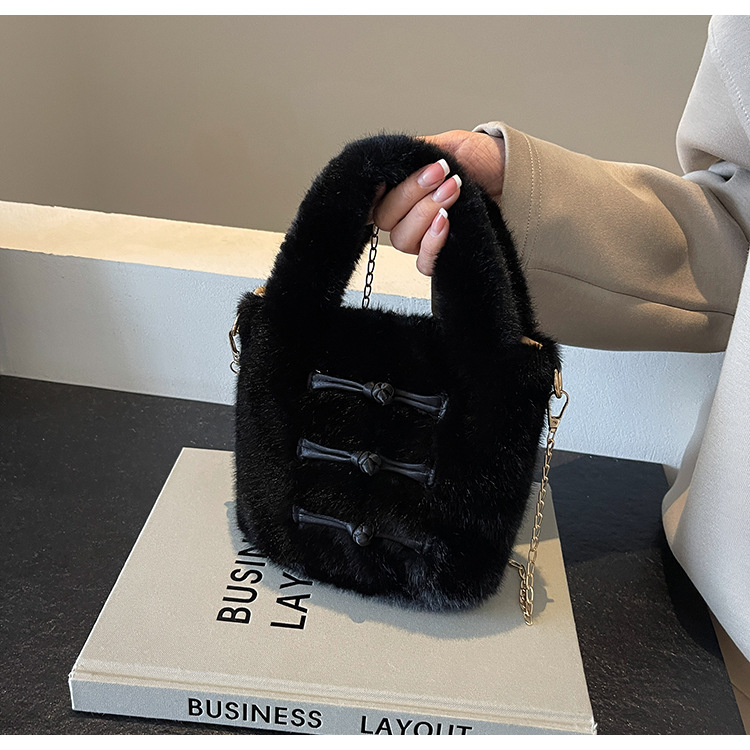 New Chinese style furry small for women 2024 new fashionable hand-held bucket autumn plush chain crossbody bag_voghion.com