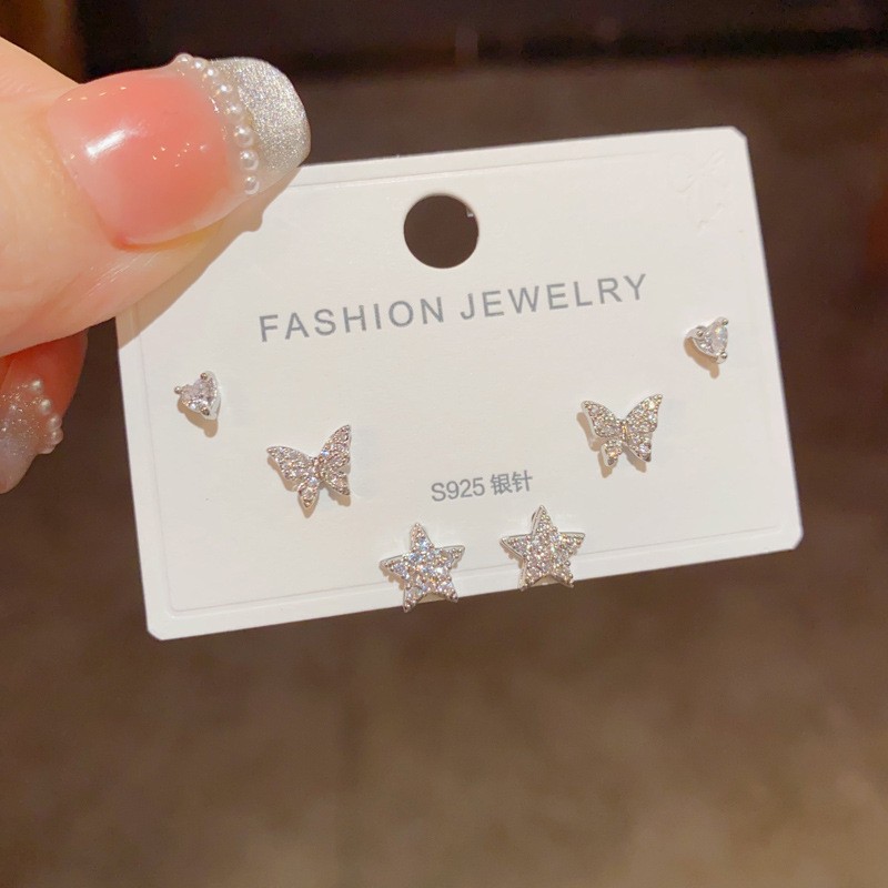 S925 aguja de plata micro incrustaciones de circón pendientes cortos pendientes de pelo corto japonés y coreano elegante todo-fósforo simple conjunto de tres piezas pendientes para las mujeres