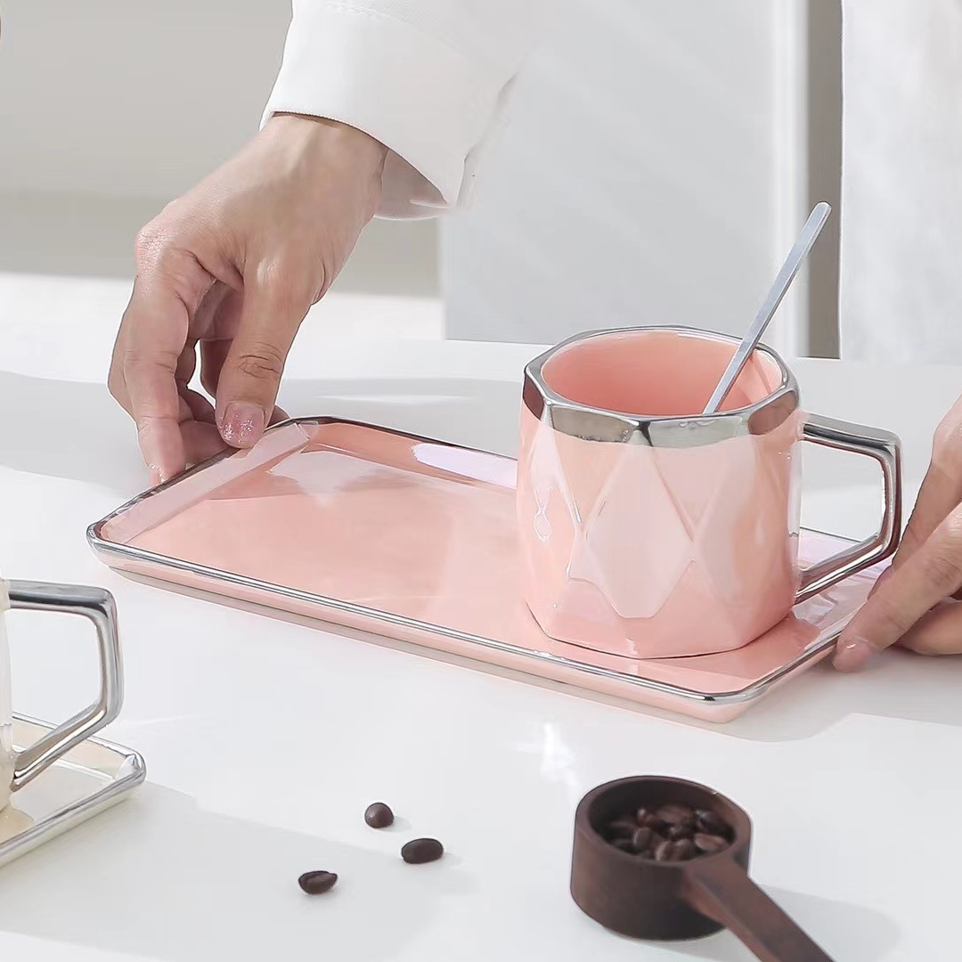 Estilo nórdico esmalte Perla Taza de cerámica y platillo combinación taza té de la tarde taza de café simple regalo de alta apariencia taza de agua