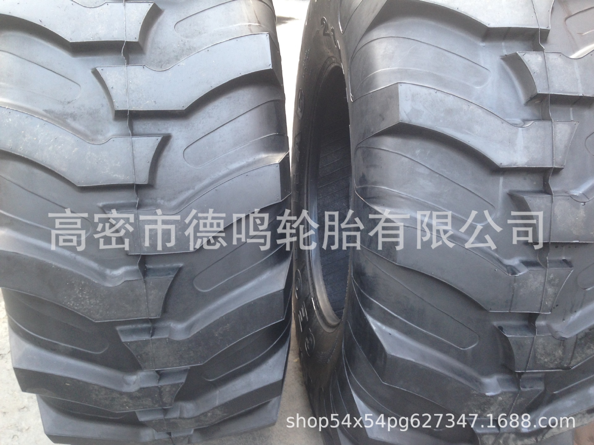 Los fabricantes suministran maquinaria de construcción neumático 21L-28 retroexcavadora neumático