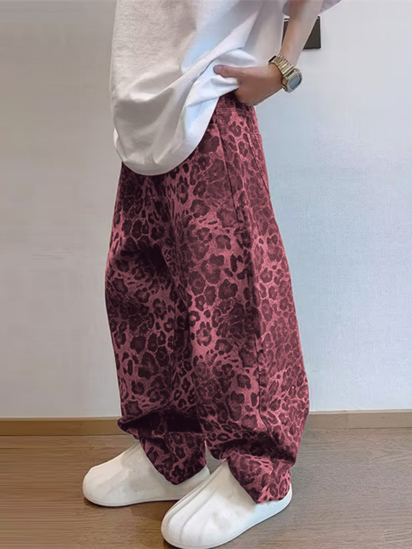 Herren Wide Leg Jeans Im Leopard Print Design Denim Hose Locker_voghion.com