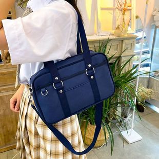 �W�����Ʒ���Ů��ϵ����У�@�μ��ɫб���ͨ�ڰ����l�S�ҿ羳