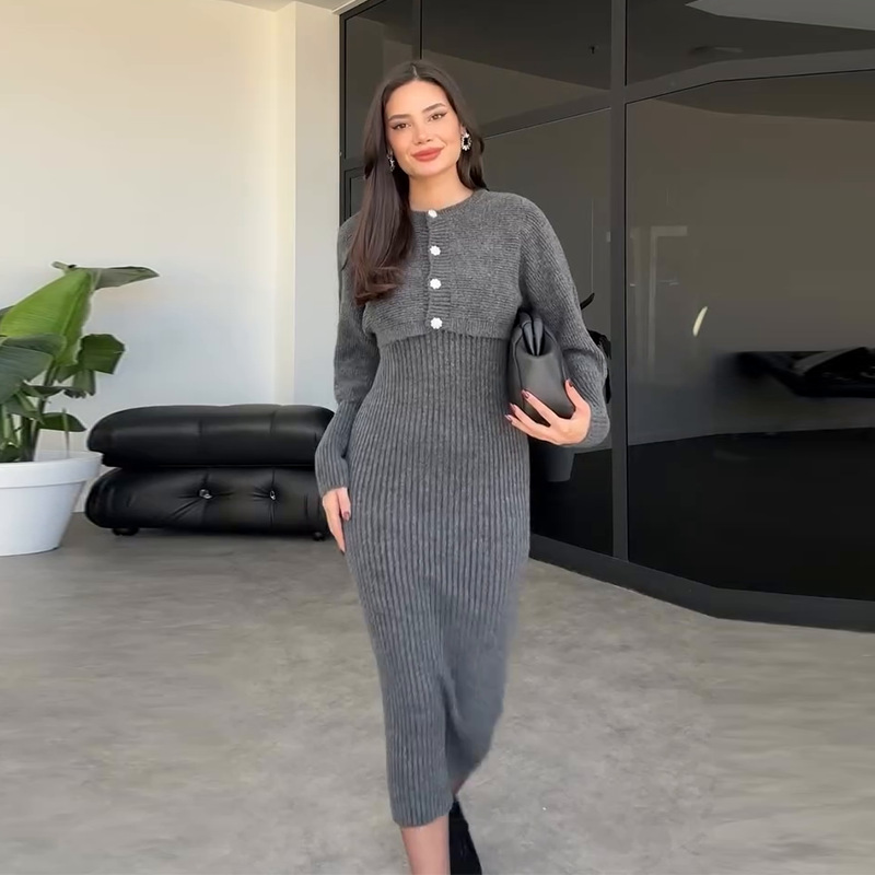 2025 nuevo comercio exterior transfronterizo de Europa y Estados Unidos botones de ropa de mujer de punto temperamento de moda temperamento de color sólido conjunto de vestido