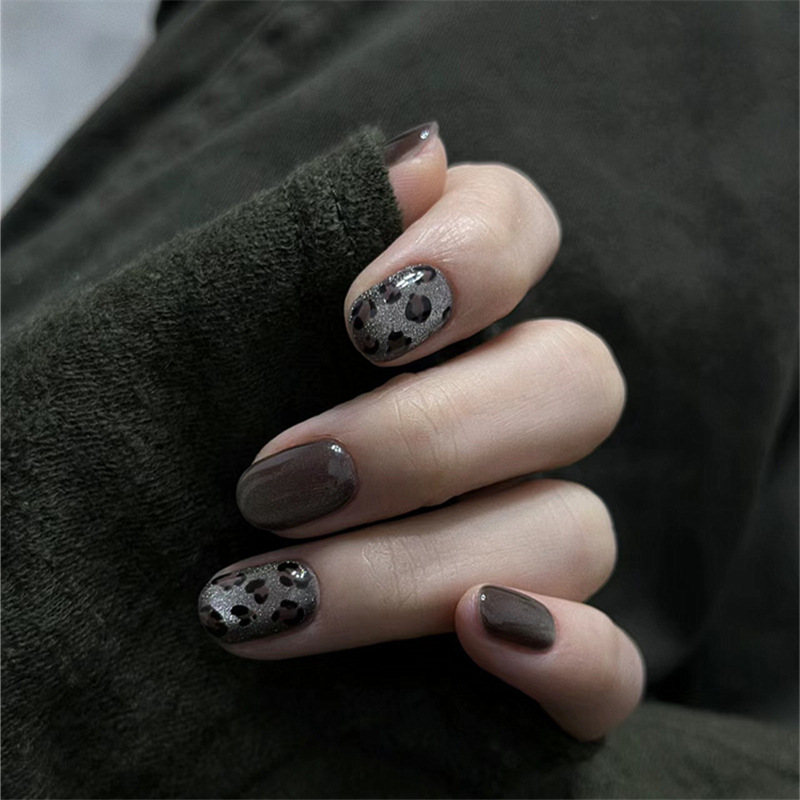 Autumn and winter leopard cat's eye pure hand-worn high-quality nail art patches New Year's short hand-painted wholesale nail art
