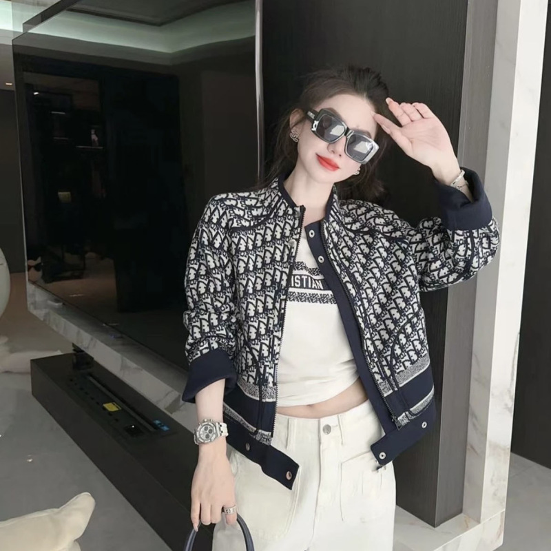 Women's Popular Light Luxury Jacquard Letter Jacket with Stylish Temperament, Knitted Fashion Casual Top Women's Popular Light Luxury Jacquard Letter Jacket with Stylish Temperament, Knitted Fashion Casual Top