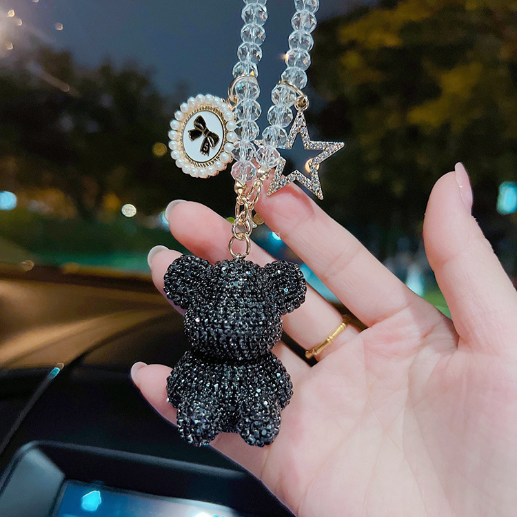 Carta opcional diamante incrustado sentado oso coche colgante personalidad creativa Piel de visón coche espejo retrovisor colgante moda mujer