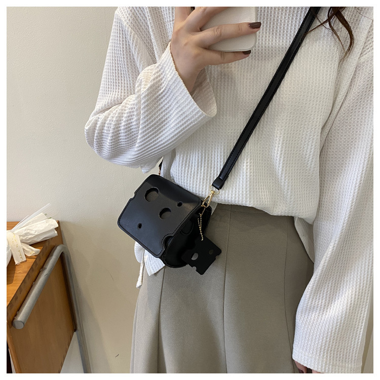 Women's Mini Pu Leather Solid Color Streetwear Square Magnetic Buckle Square Bag display picture 1