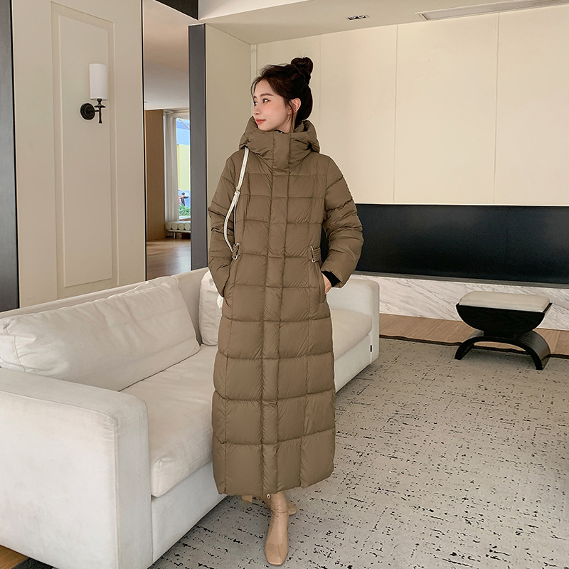 2024 nueva ropa de algodón para mujeres más larga de rodilla ropa de invierno para madres chaqueta de algodón delgada y delgada de tamaño grande chaqueta de algodón caliente