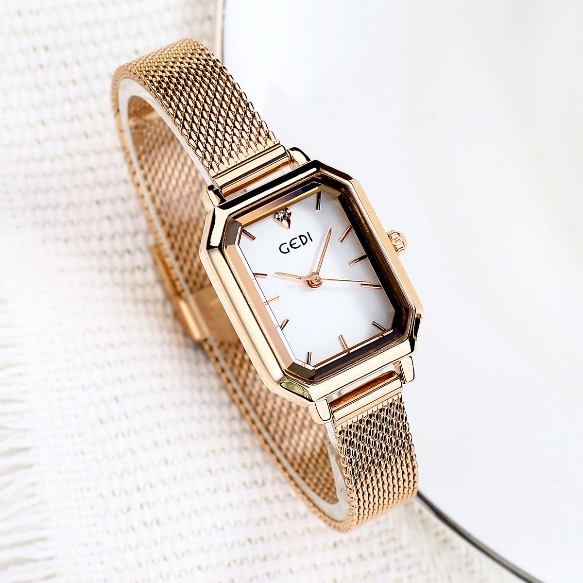Goldie Simple All-match Casual Watch Women's Square Retro Mesh Band Watch Waterproof Quartz Women's Watch Wholesale