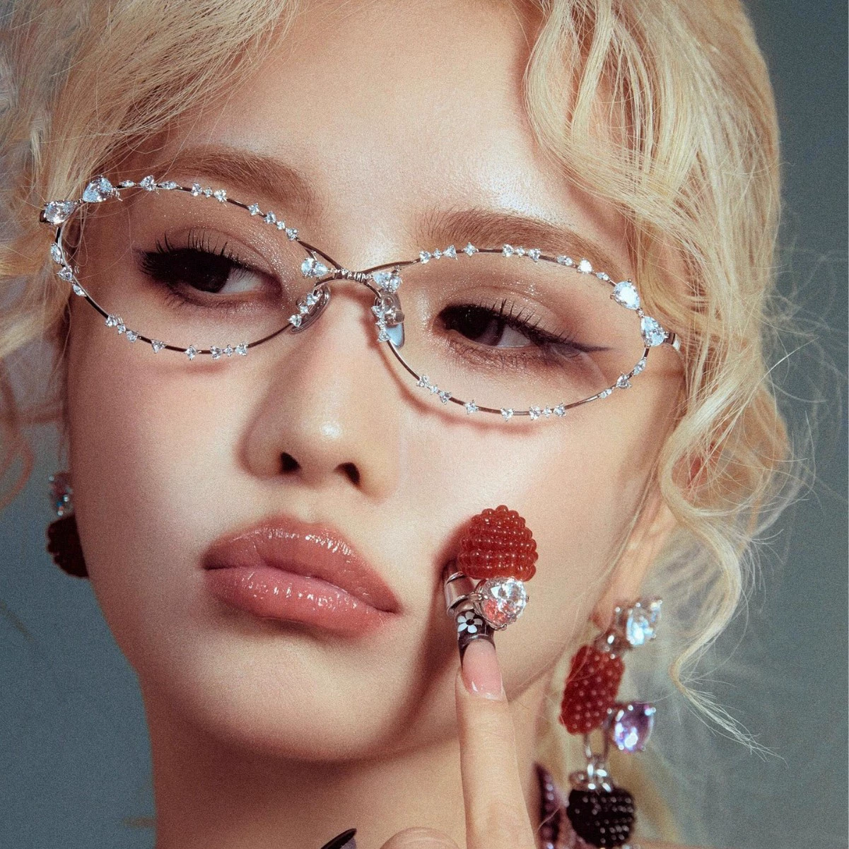 Овальные очки с бриллиантовым бантом, нишевые высококачественные солнцезащитные очки в металлической оправе с плоским зеркалом, простые корейские стильные очки