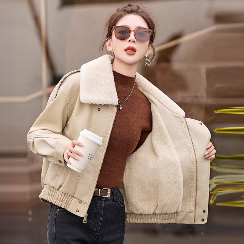 Popular Fur Collar Plus Velvet Leather Jacket for Women 2025 Winter New Style Small Short Loose Motorcycle Leather Jacket