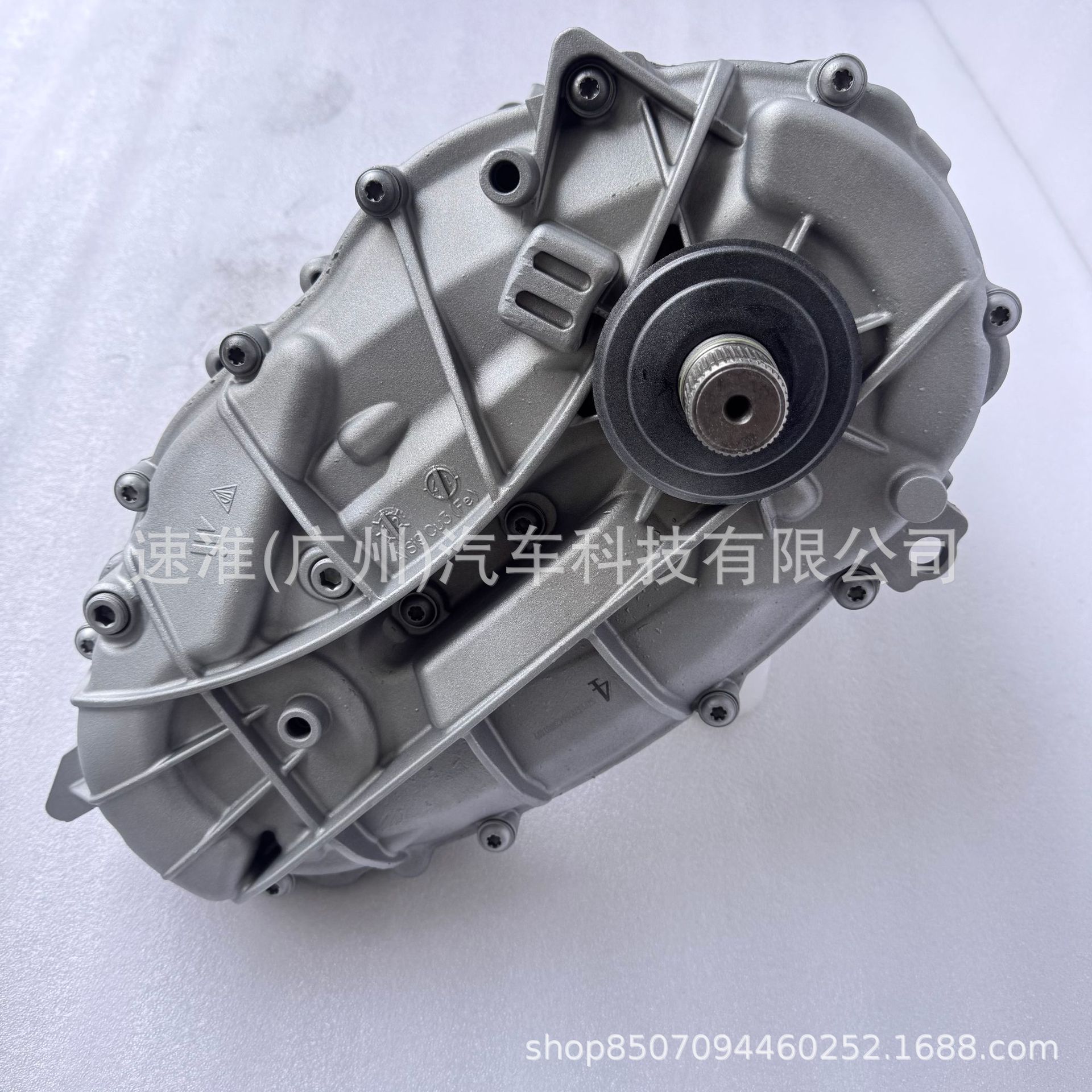 Suitable for Porsche Cayenne 4.8L front and rear transfer case assembly, differential transfer case 95834101001