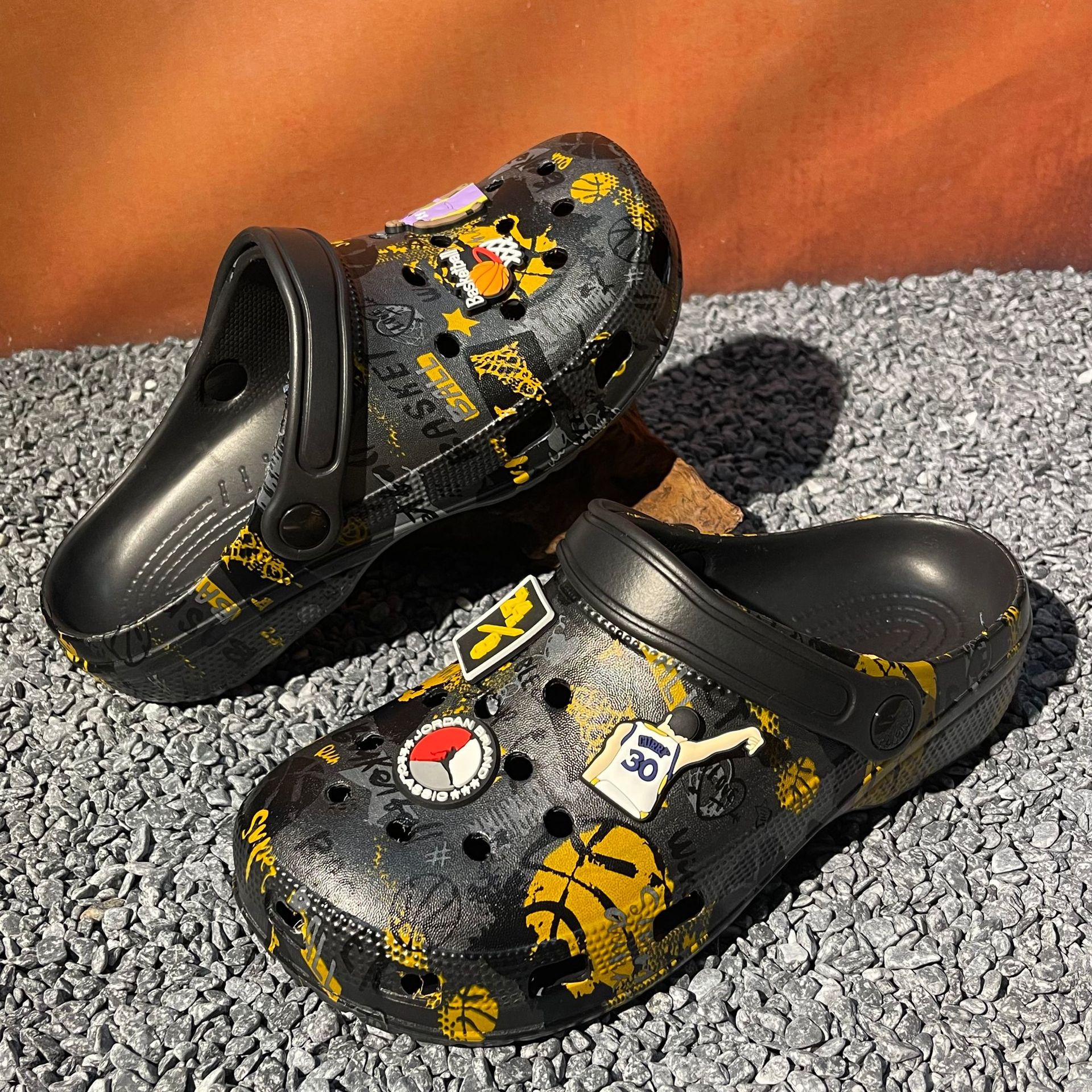 Zapatos de baloncesto transfronterizos 2026 nuevas sandalias de cabeza de bolsillo zapatos de playa para hombres zapatos de baloncesto casuales impresos zapatillas