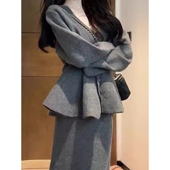 秋季韩系高级感v领毛衣连衣裙套装2025年新款小香风穿搭配一整套