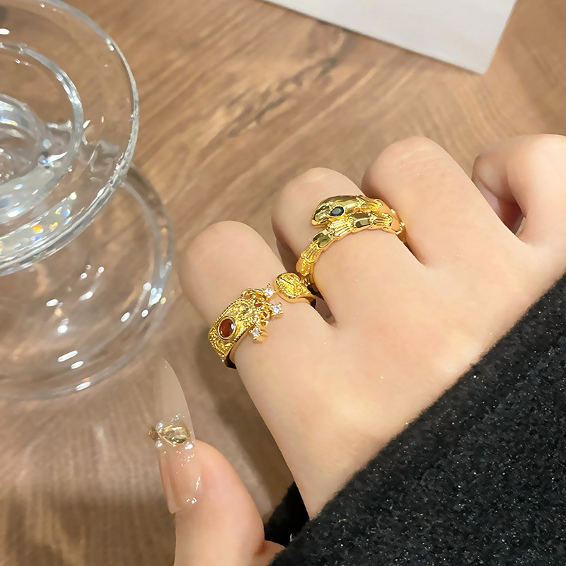 紅魅歐美滿鋯個性靈蛇開口戒女時尚輕奢高級感冷淡風寬版流蘇指環