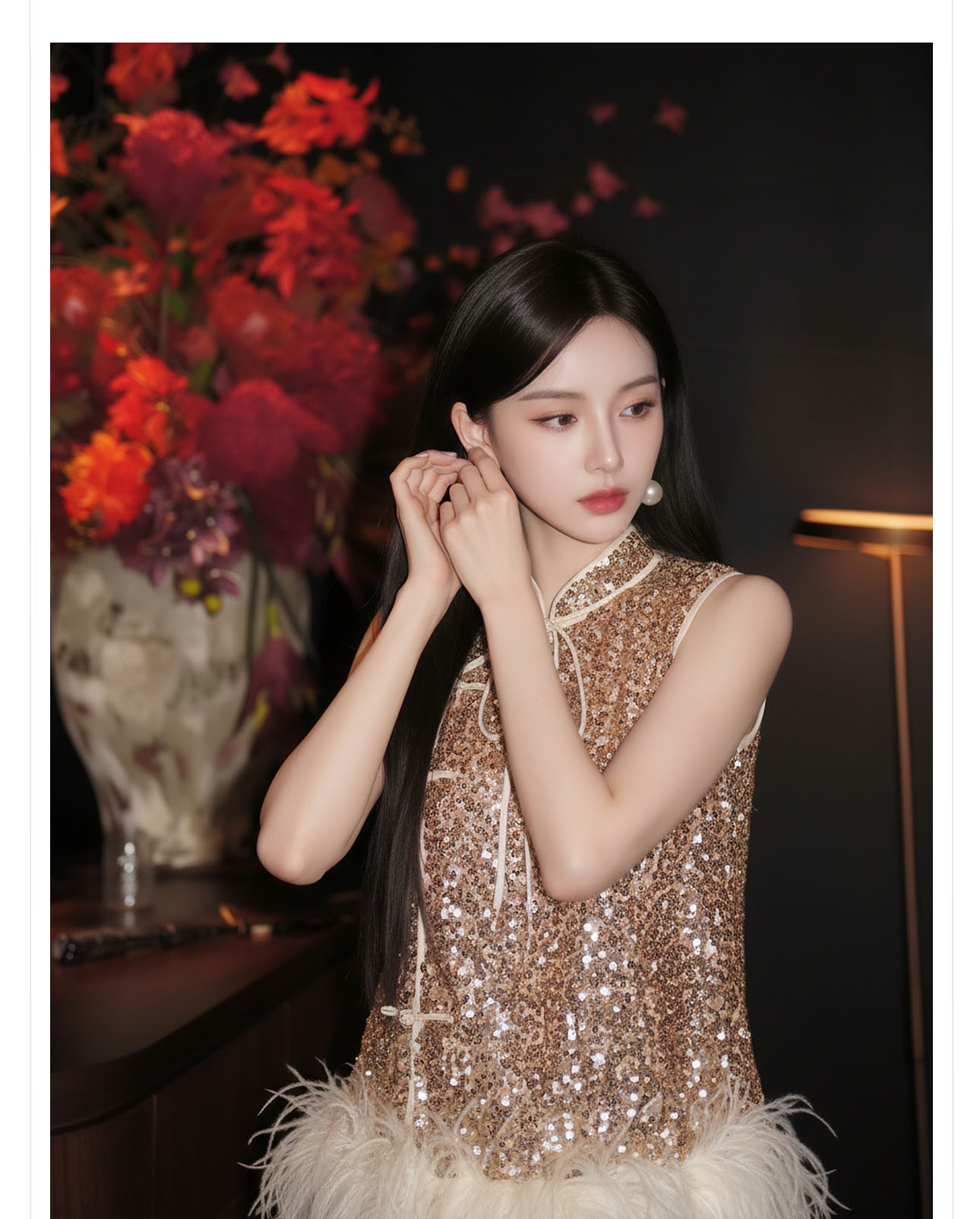 Bộ áo khoác không tay kết hợp váy ngắn phong cách tân cổ điển, đính lông đà điểu và sequin — Lạc đà [Áo khoác không tay], Mơ [Váy ngắn] chi tiết 10