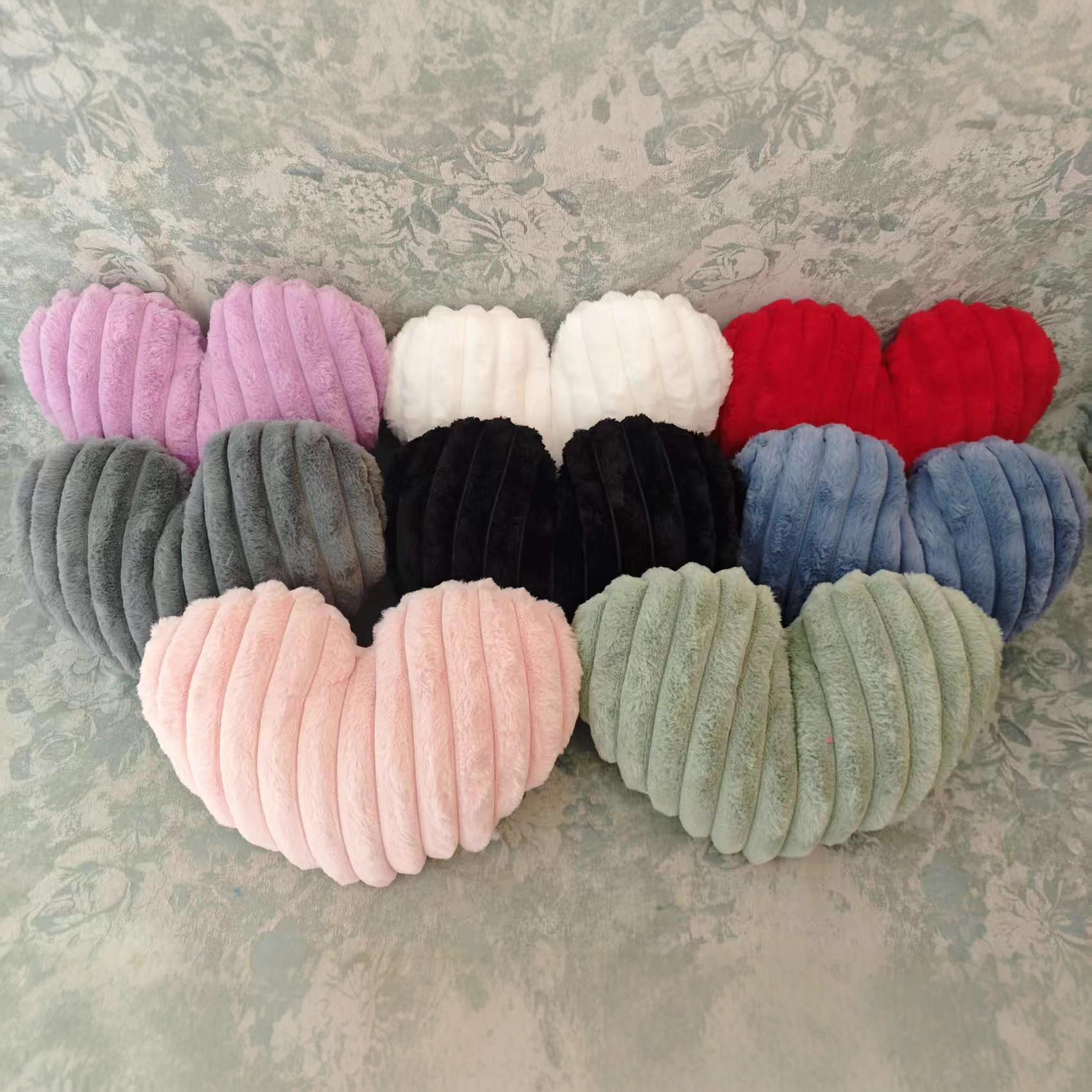 跨境ins风心形抱枕竹节爱心毛绒玩具公仔情侣结婚靠垫沙发礼物