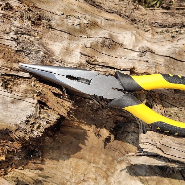 [Pequeña venta al por mayor] alicates de alambre de acero de corte de 8 pulgadas de acero al carbono forjado mango de cuero de tigre alicates puntiagudos americanos de acero de alto carbono forjado