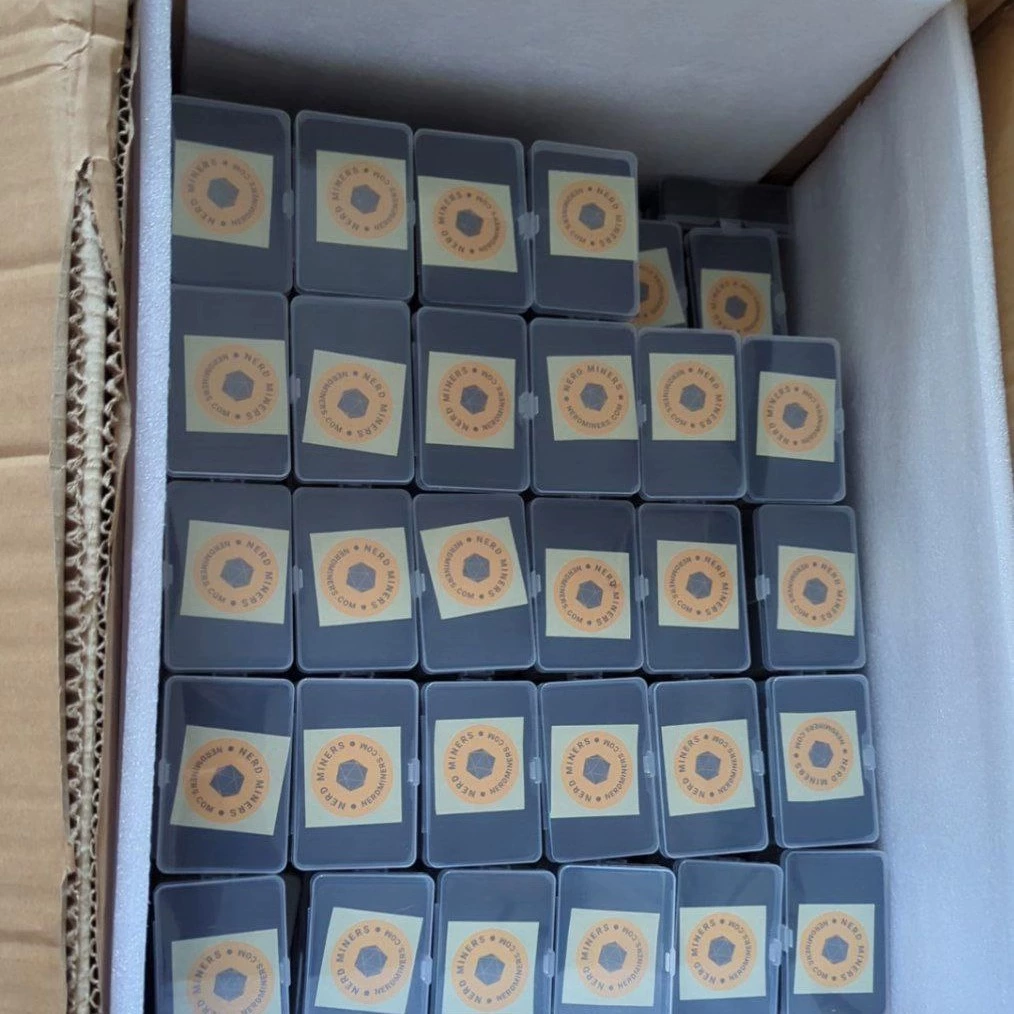 Лото BTC Nerdminer thumb USB мини артефакт LilyGo T-Display-S3