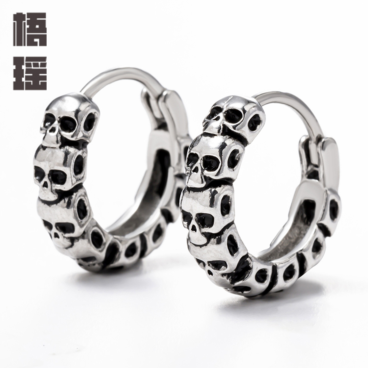 PS1166 vintage skull ear ring titanium steel 10mm ghost head pattern earrings men's earrings wholesale