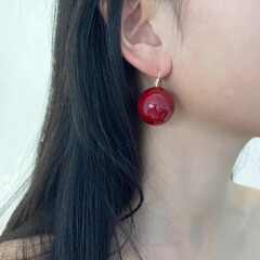 高級感のあるレトロなファッションのアンコラの赤い真珠の耳のボタンのフランスの大衆の気質の百合の高級な耳のイヤリングのイヤリング