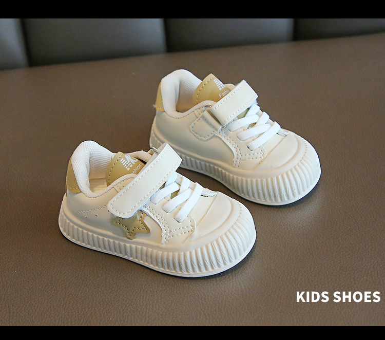 Beebikevadised ja sügisesed beebipehmed tallad, libisemiskindlad üksikud väikesed valged kingad, nahkpind, lastejalatsid_voghion.com