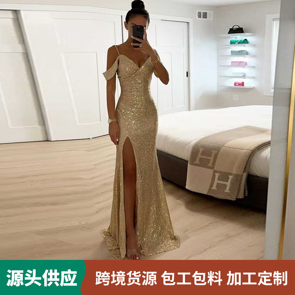 Elegant champagne-colored sequined fishtail evening dress with straps, off-the-shoulder design, high slit, slimming and stylish party dress