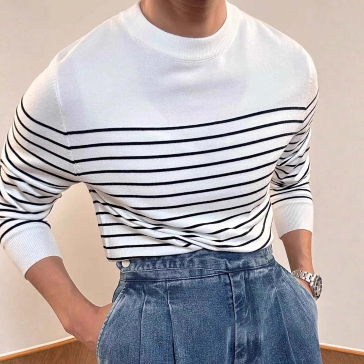 Otoño y invierno nuevo estilo de hombre cuello redondo clásico camisa de punto a rayas blusa de punto casual suelta con mangas medias cubierta corta