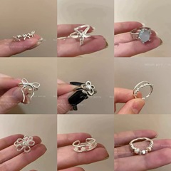 ムーンストーンプレーンリングレディース絶妙なニッチデザインライトラグジュアリーハイエンド調節可能な人差し指リングパーソナライズされたリング
