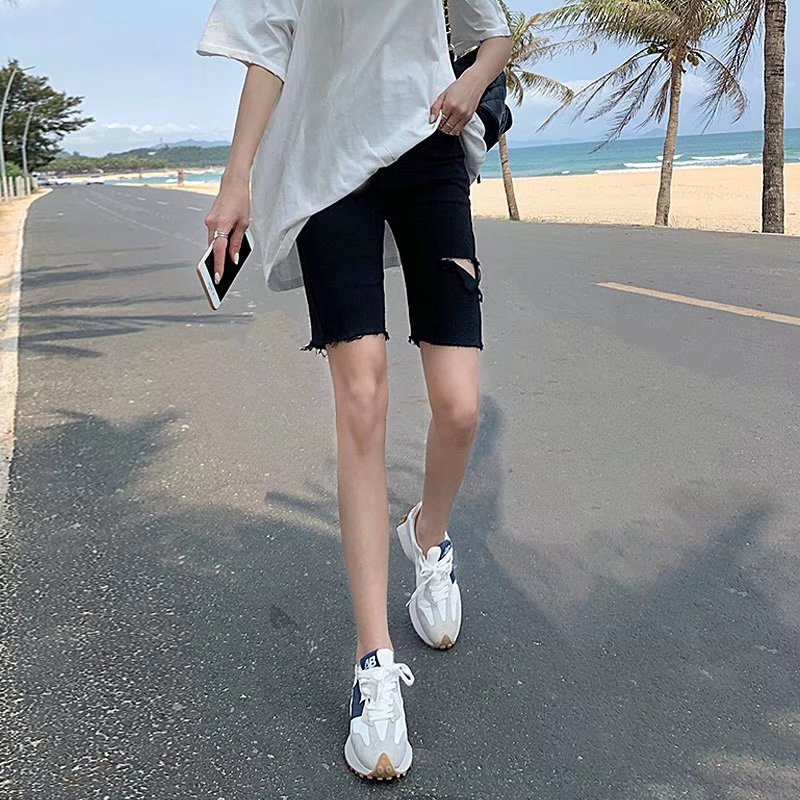 Black Ripped Skinny Denim Shorts for Women, High-Waisted, New Summer Style, Plus Size, Slimming Straight-Cut Mid-Length Shorts