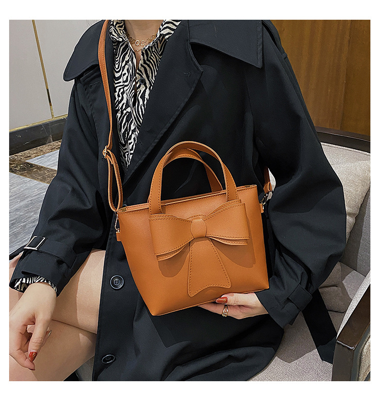 Small Pu Leather Streetwear Bucket Bag display picture 10