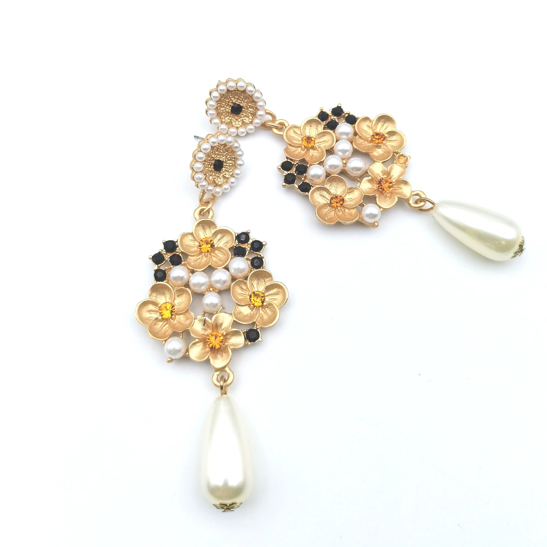 Fashionable metal retro fresh long earrings from pearl, European style, flowered