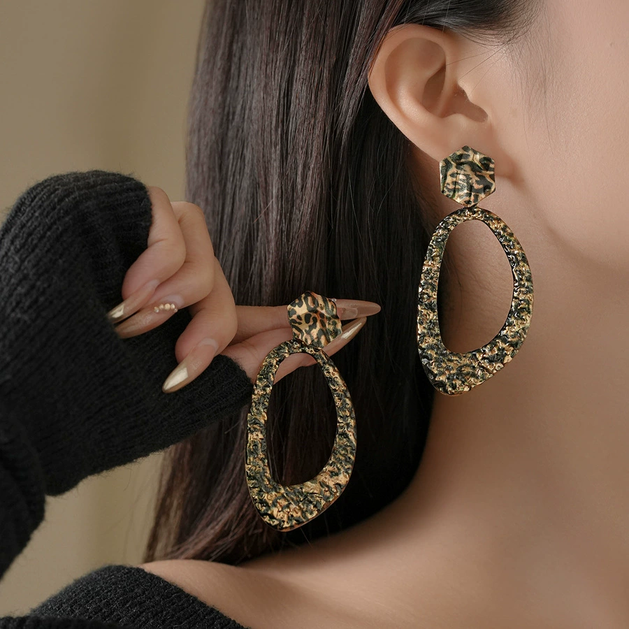 Серьги-капли, экокожа, золотистые, 4/6 см модный каплевидный дизайн