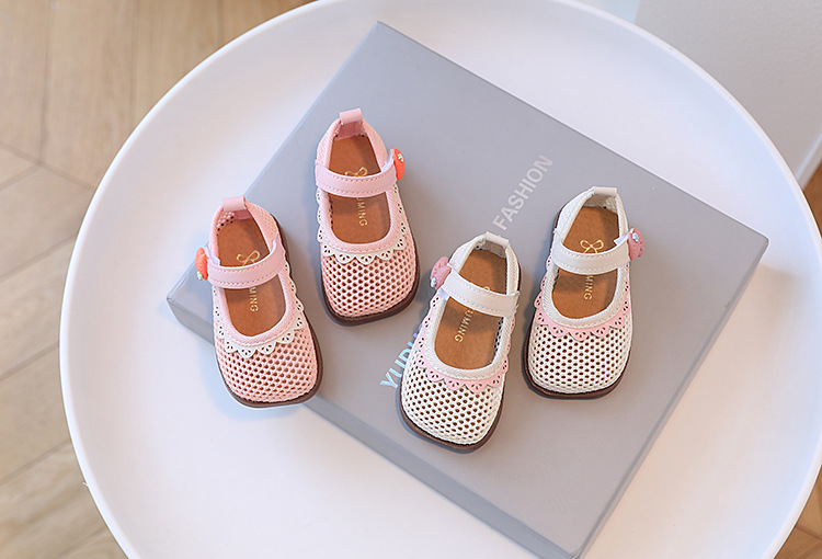 2022 neue Prinzessin Mode Kinder atmungsaktive Mesh-Schuhe Blume flacher Mund Mädchen Sandalen 1-3 Jahre alt_voghion.com