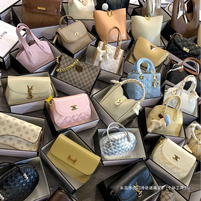 Wholesale of brand new women's bags, original packaging, mixed styles, bulk orders, women's shoulder and crossbody bags, foreign trade live broadcast Wholesale of brand new women's bags, original packaging, mixed styles, bulk orders, women's shoulder and crossbody bags, foreign trade live broadcast