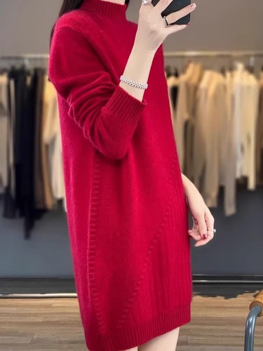 Mid-length sweater for women, 2025 autumn/winter half-high-neck knitted dress, loose-fitting, figure-flattering, thickened bottoming skirt with long sleeves.