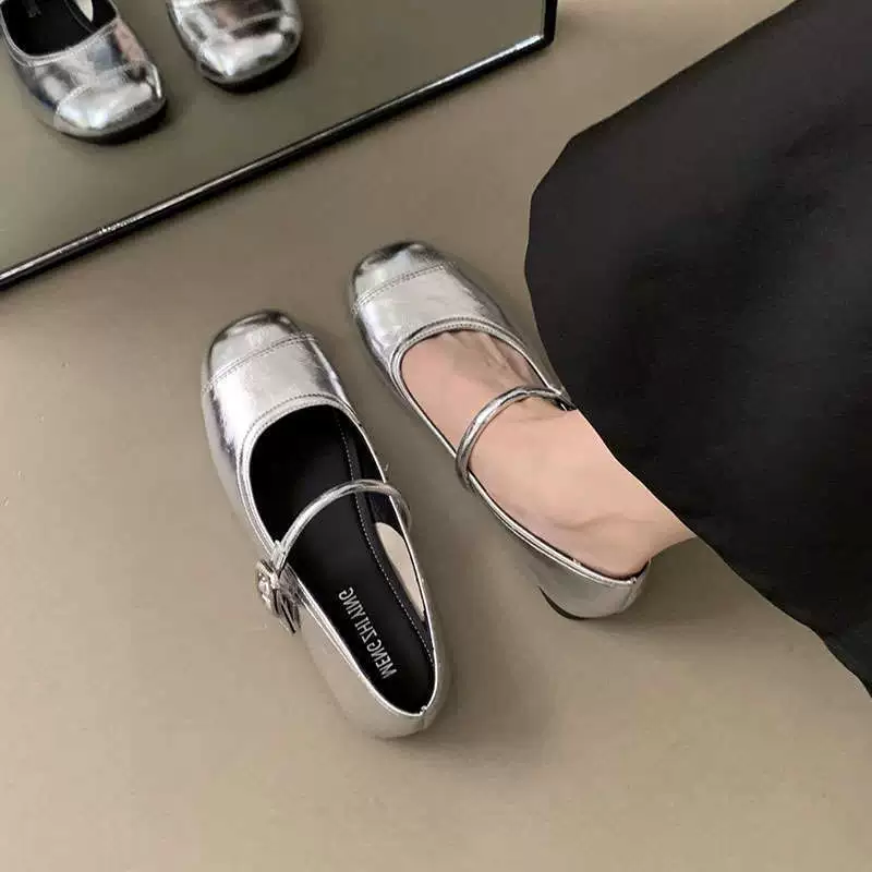 Французские юбки Мэри Джейн Женские туфли Осень 2024 Новая корейская версия плоской подошвы с низким каблуком и мелкими серебристыми кожаными туфлями