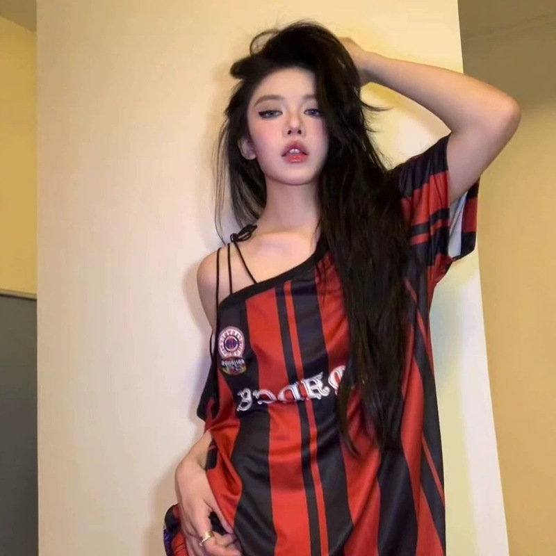 American Retro Loose Striped Sports Jersey T-Shirt for Women, New Summer Style, Slim-Fit, Off-Shoulder Short-Sleeve Top, Ins American Retro Loose Striped Sports Jersey T-Shirt for Women, New Summer Style, Slim-Fit, Off-Shoulder Short-Sleeve Top, Ins