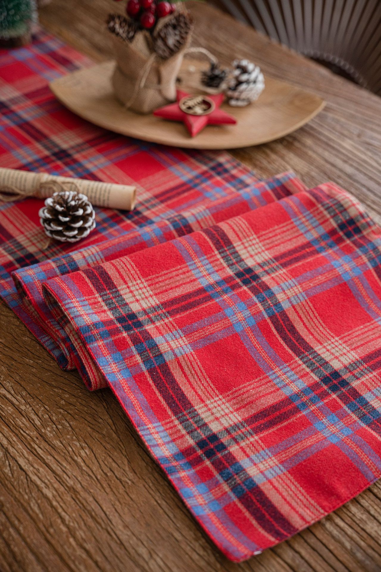 红色圣诞格桌旗