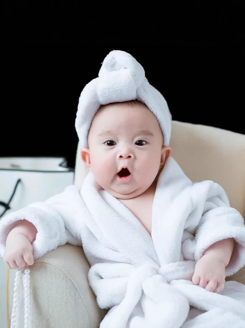 Estudios de fotos bebés bata de baño luna llena cien días de fotografía de bebés niños pequeños Europeos y estadounidenses dibujos animados caseros sombreros