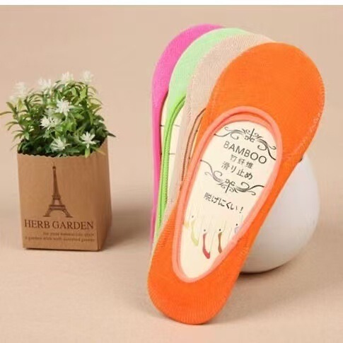 Factory Direct Sale of New Korean and Japanese Candy-Style Solid Color Dotted Non-Slip Bamboo Fiber Invisible Women's Boat Socks and Short Socks