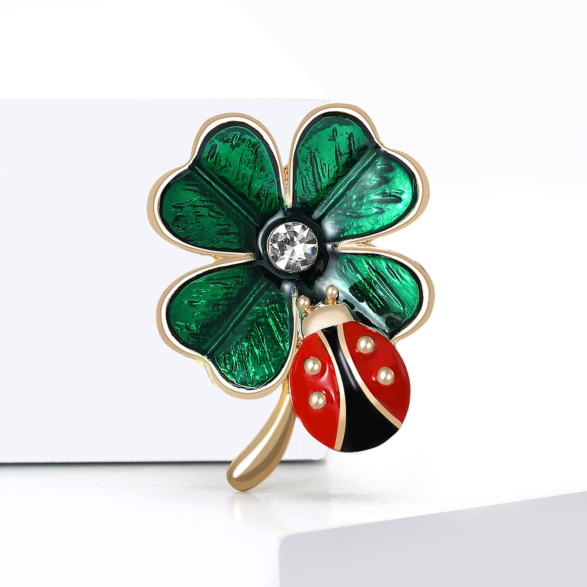 Cartoon cute fun alloy enamel ladybug four-leaf clover brooch exquisite creative men's and women's clothing corsage jewelry pins