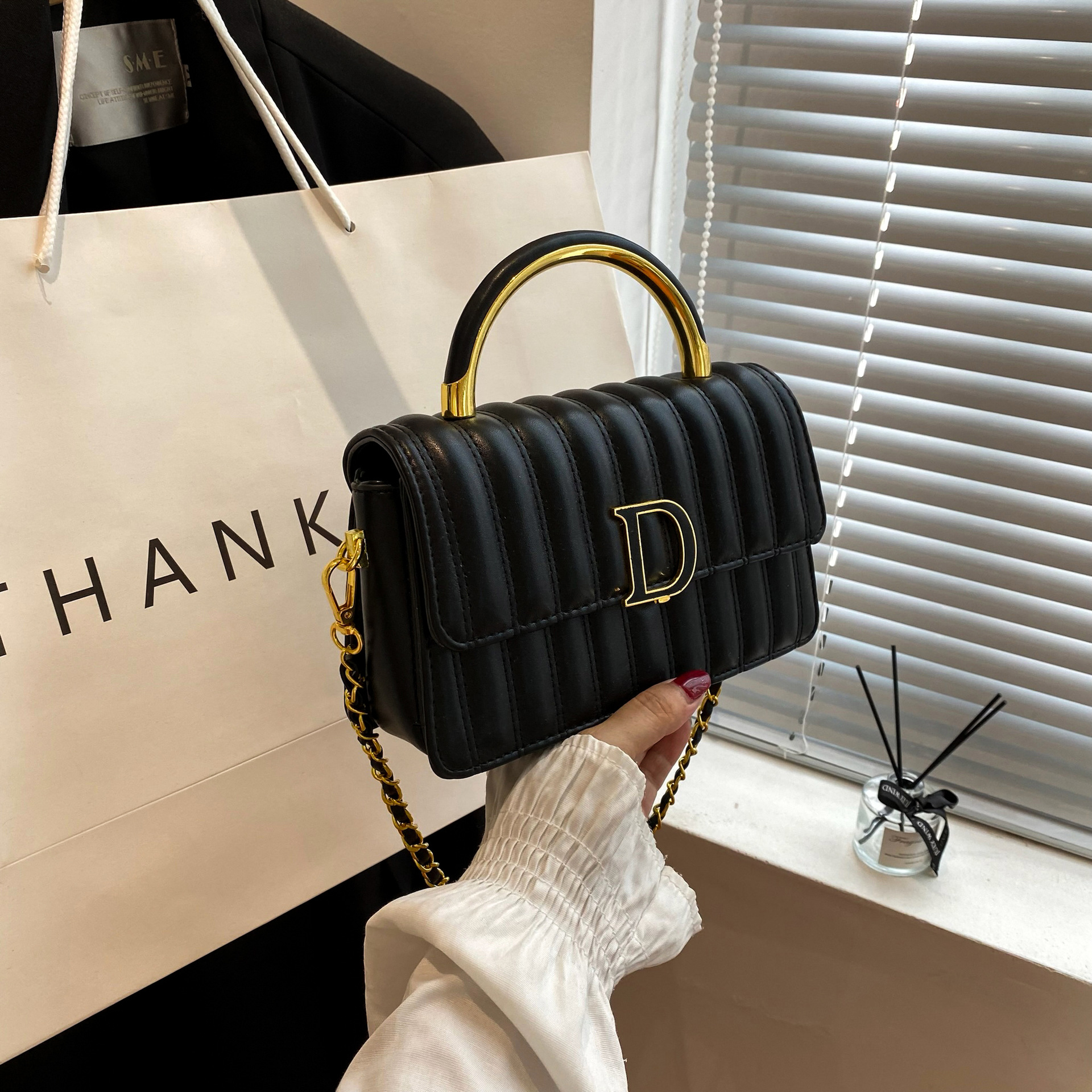 Hochwertige, leichte, luxuriöse, weiche Ledertasche mit bestickter Kette, kleine, duftende Tasche für Damen, vielseitige, modische Textur, One-Shoulder-Crossbody-Handtasche_voghion.com