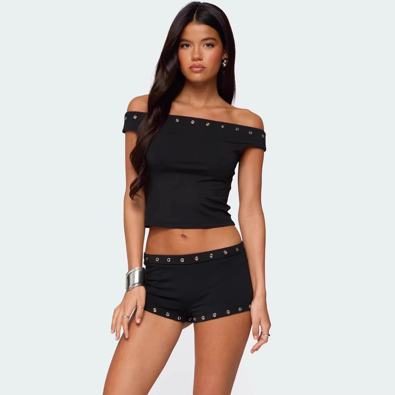 American-Style Spicy Girl One-Shoulder Rivet Design Set, Short-Sleeve T-Shirt and Shorts, Niche High-End Feel, Black Slim-Fit and Flattering