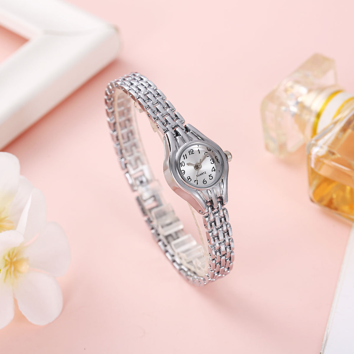Comercio exterior nueva moda mujer reloj de pulsera temperamento reloj de mujer reloj de pulsera compacto AliExpress comercio exterior al por mayor