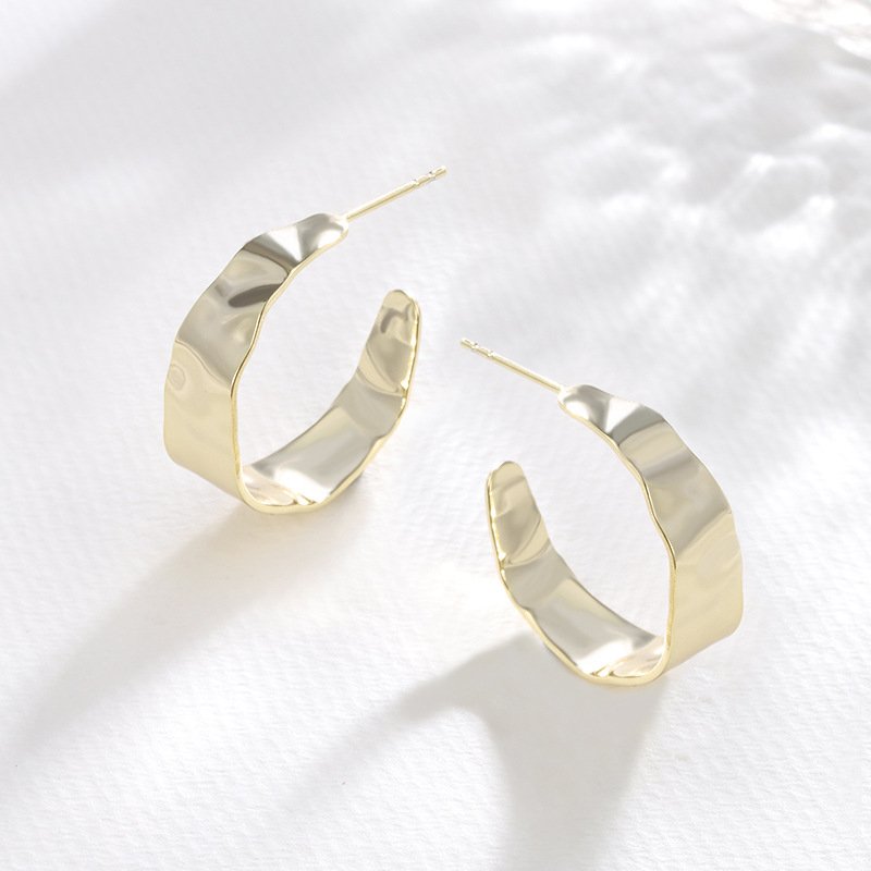 Xuping tendencia de moda nuevo retro exagerado metal pendientes en forma de C diseño cóncavo ancho pendientes de mujer al por mayor