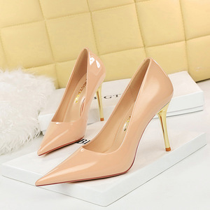 7122-1 European and American Fashion Simple Metal Heel Super High Heel Shallow Mouth Pointed Bright Lacquer High Heel Sh