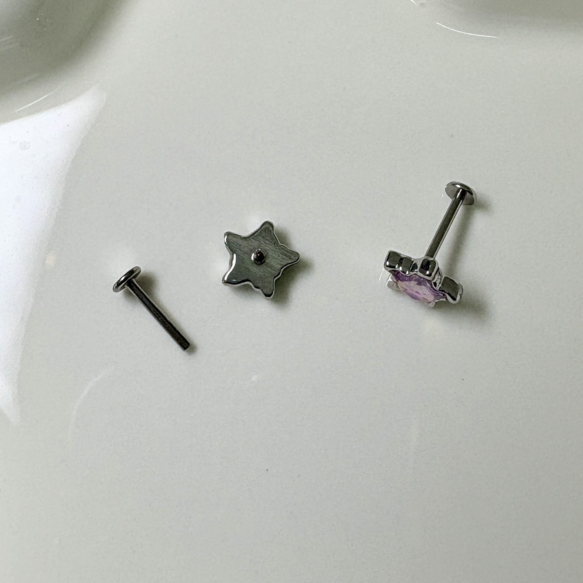 Pointed titanium steel lip stud product view