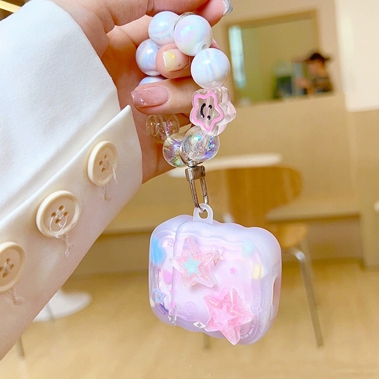 Защитный чехол (совместим с Apple) для AirPods Pro2 — силиконовый чехол в виде 3D звезды с бисерной фирменной лентой, подходит для нескольких AirPods